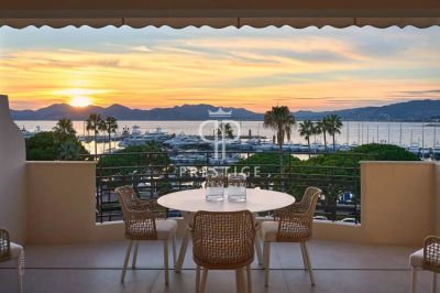 Immaculate 2 bedroom Apartment for sale with panoramic and sea views in La Croisette, Cannes, Provence Alpes Cote d'Azur