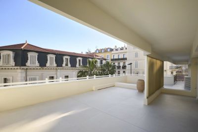 Renovated 3 bedroom Apartment for sale in Banane, Cannes, Provence Alpes Cote d'Azur