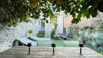 Authentic 5 bedroom House for sale in Uzes, Occitanie