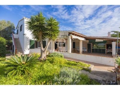 Spacious 5 bedroom Villa for sale in Trebaluger, Menorca
