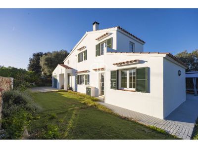 Spacious 5 bedroom Villa for sale in Trebaluger, Menorca