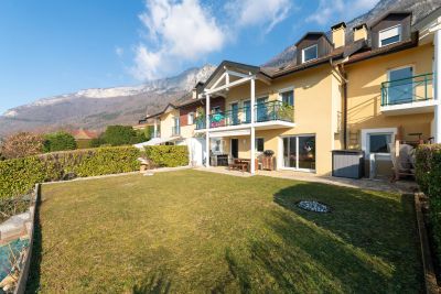 Immaculate 3 bedroom Apartment for sale with lake or river view in Veyrier du Lac, Auvergne Rhone Alpes