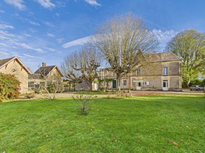 Character 9 bedroom Chateau for sale with Income Potential in Saint Emilion, Nouvelle Aquitaine