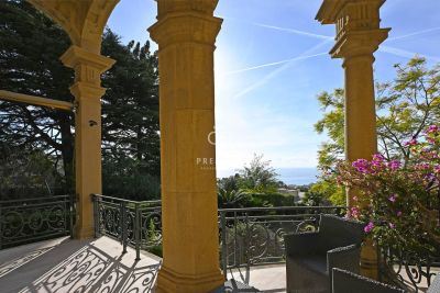 Historical 2 bedroom Apartment for sale with sea view in Sanremo, Liguria