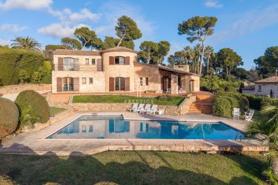 Beautiful 5 bedroom Provencal Villa for sale with sea view in Antibes, Provence Alpes Cote d'Azur
