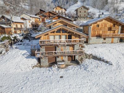 Immaculate 4 bedroom Chalet for sale in Saint Martin de Belleville, Auvergne Rhone Alpes