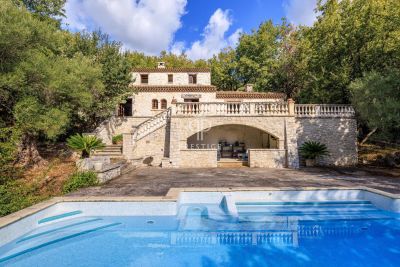 Beautiful 4 bedroom Villa for sale with panoramic view in Tourrettes sur Loup, Provence Alpes Cote d'Azur