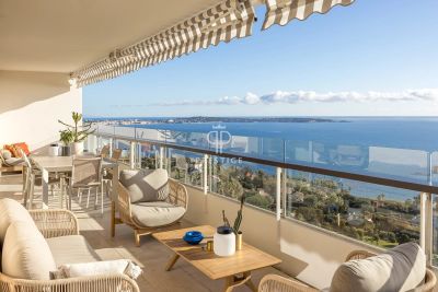 Immaculate 3 bedroom Apartment for sale with panoramic and sea views in Californie, Cannes, Provence Alpes Cote d'Azur