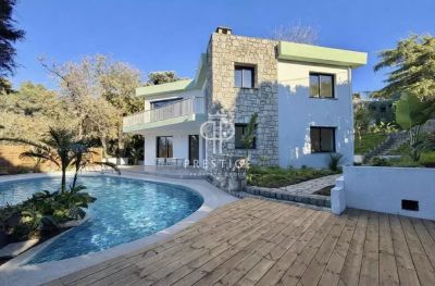 Immaculate 5 bedroom Villa for sale with panoramic view in Nice, Provence Alpes Cote d'Azur