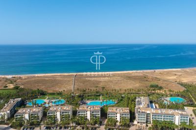 Beachfront 2 bedroom Apartment for sale with sea view in Herdade Dos Salgados, Algarve