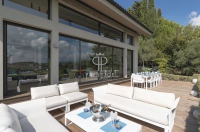 Beautiful 4 bedroom Villa for sale with panoramic views in Valbonne, Provence Alpes Cote d'Azur