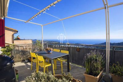 Unique 2 bedroom Townhouse for sale with sea and panoramic views in Lingueglietta, Liguria