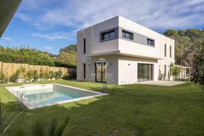 Immaculate 3 bedroom House for sale in Mougins, Provence Alpes Cote d'Azur