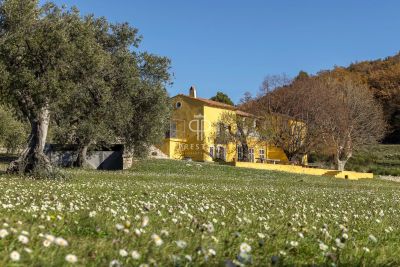Authentic 5 bedroom House for sale with panoramic and countryside views in Seillans, Provence Alpes Cote d'Azur