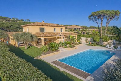 Immaculate 5 bedroom Villa for sale with panoramic and sea views in Sainte Maxime, Provence Alpes Cote d'Azur