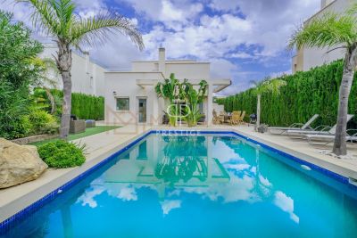 Stunning 5 bedroom Villa for sale with sea view in La Manga Club Golf, Atamaria, Murcia