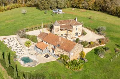 Beautiful 6 bedroom House for sale with panoramic and countryside views in Sauveterre La Lemance, Nouvelle Aquitaine