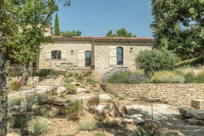 Authentic 3 bedroom House for sale with countryside view in Gordes, Provence Alpes Cote d'Azur