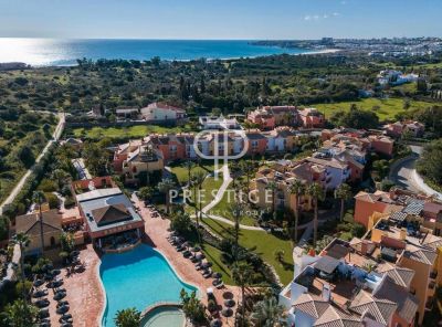 Immaculate 3 bedroom Townhouse for sale with panoramic view in Meia da Praia, Lagos, Algarve