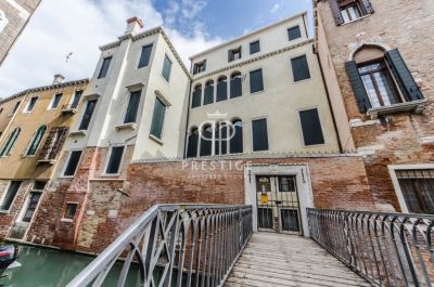 Stunning 4 bedroom Apartment for sale with panoramic view in San Polo, Venice, Veneto