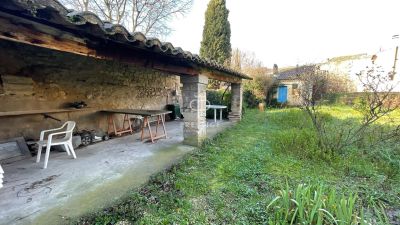 Authentic 2 bedroom House for sale in Uzes, Occitanie