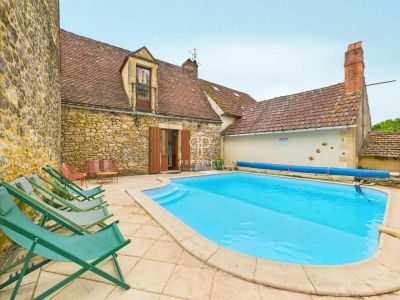 Income Producing 7 bedroom Farmhouse for sale with panoramic and countryside views in Sarlat la Caneda, Nouvelle Aquitaine