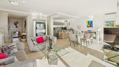 Bright 2 bedroom Apartment for sale with sea view in Californie, Cannes, Provence Alpes Cote d'Azur