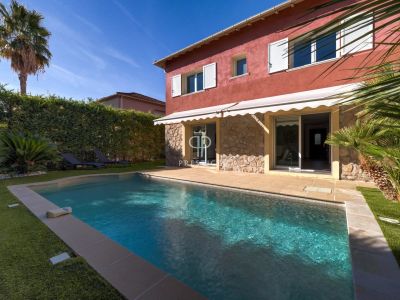 Inviting 4 bedroom Villa for sale in Antibes, Provence Alpes Cote d'Azur