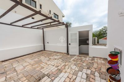 4 bedroom village House for sale with countryside view with Income Potential in Mexilhoeira Grande, Algarve