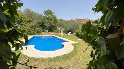 Quiet 3 bedroom House for sale with countryside view in Almogia, Andalucia
