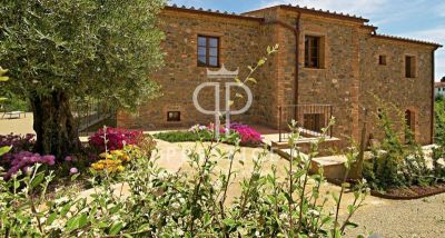 Immaculate 3 bedroom Villa for sale with countryside view in Lajatico, Tuscany