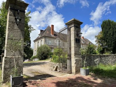 Beautiful 9 bedroom Chateau for sale with countryside view in Limoges, Nouvelle Aquitaine