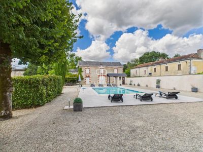 Character 6 bedroom Manoire for sale in Saint Astier, Nouvelle Aquitaine