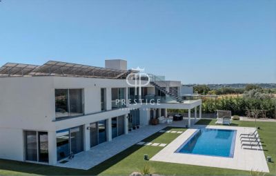 Luxury 5 bedroom Villa for sale with panoramic view in Vilamoura, Algarve