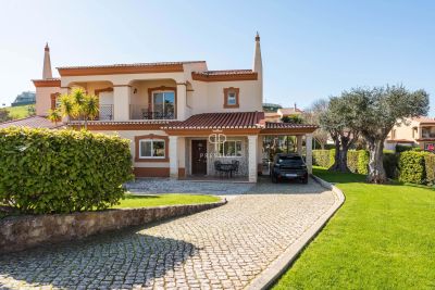 Spacious 4 bedroom Villa for sale in Boavista Golf, Lagos, Algarve