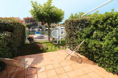 Waterfront 2 bedroom House for sale with lake or river view in Port Grimaud, Provence Alpes Cote d'Azur
