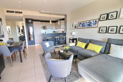 Beautiful 2 bedroom Apartment for sale with panoramic view in Antibes, Provence Alpes Cote d'Azur