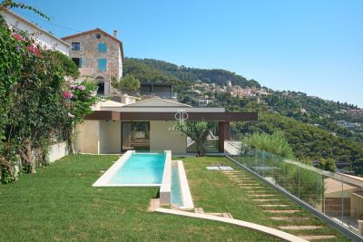 Immaculate 5 bedroom Villa for sale with sea view in Roquebrune Cap Martin, Provence Alpes Cote d'Azur