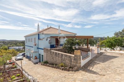 Authentic 5 bedroom House for sale with countryside view in Loule, Algarve