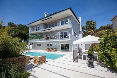 Immaculate 5 bedroom House for sale with sea view in Estoril, Central Portugal