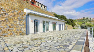 Immaculate 1 bedroom Villa for sale with sea view in Imperia, Liguria