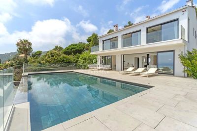 Immaculate 4 bedroom House for sale with panoramic and sea views in Rayol Canadel sur Mer, Provence Alpes Cote d'Azur