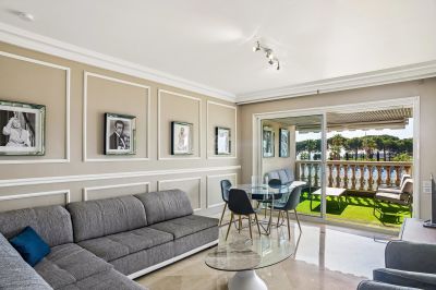 Stylish  Front line1 bedroom Apartment for sale with sea and panoramic views in Vallauris, Provence Alpes Cote d'Azur