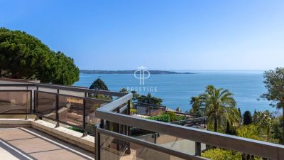 Spacious 2 bedroom Apartment for sale with sea and panoramic views in Californie, Cannes, Provence Alpes Cote d'Azur