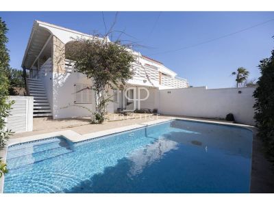 3 bedroom House for sale with sea view with Income Potential in Punta Prima, Menorca