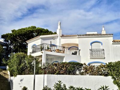 Exclusive 3 bedroom House for sale with sea view in Dunas Douradas, Algarve