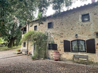 Authentic 4 bedroom Farmhouse for sale with countryside view in Montecatini Val di Cecina, Tuscany