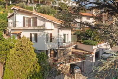 Authentic 4 bedroom Villa for sale with sea view in Vallecrosia, Liguria