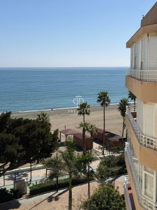 Frontline 2 bedroom Apartment for sale with sea view in Estepona, Andalucia
