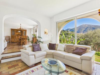 Inviting 4 bedroom Villa for sale with panoramic view in Le Bar sur Loup, Provence Alpes Cote d'Azur